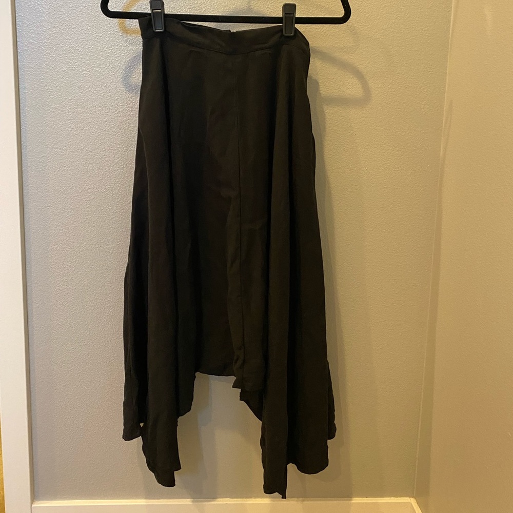 Like new, high low skirt